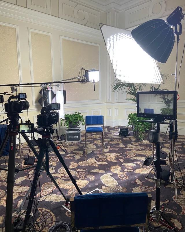 Turning Ordinary Rooms into Cinematic Studios!

Ever wonder what goes into a high-end corporate shoot? It’s all about the right gear, precise lighting, and a team that knows how to put it all together. We recently dialed in this multi-camera setup using our favorite #SonyCine cameras and #Aputure lighting to capture some incredible interviews. 

See more of our behind-the-scenes action and explore our latest work on our website! Click the link in our bio to browse.

@fivesixpro @f11rentals  #setlife #VideoProduction #creativedirection #Fivesixproductions #CorporateVideo #ProductionLife #visualstorytelling #smallhd